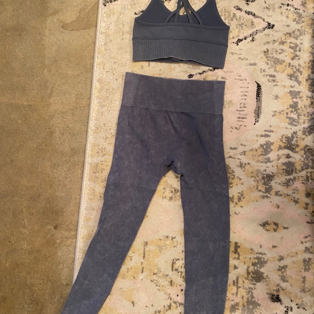 Joylab Ribbed Workout Set - Picture 4 of 5